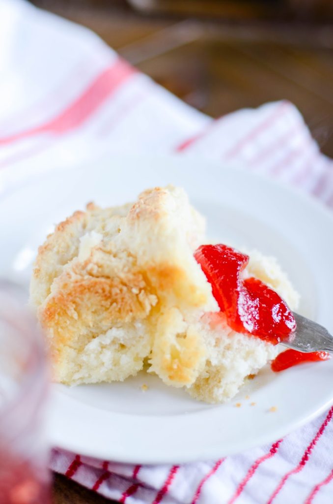 You’re only 6 ingredients and 30 minutes away from easy, buttery, delicious homemade biscuits.