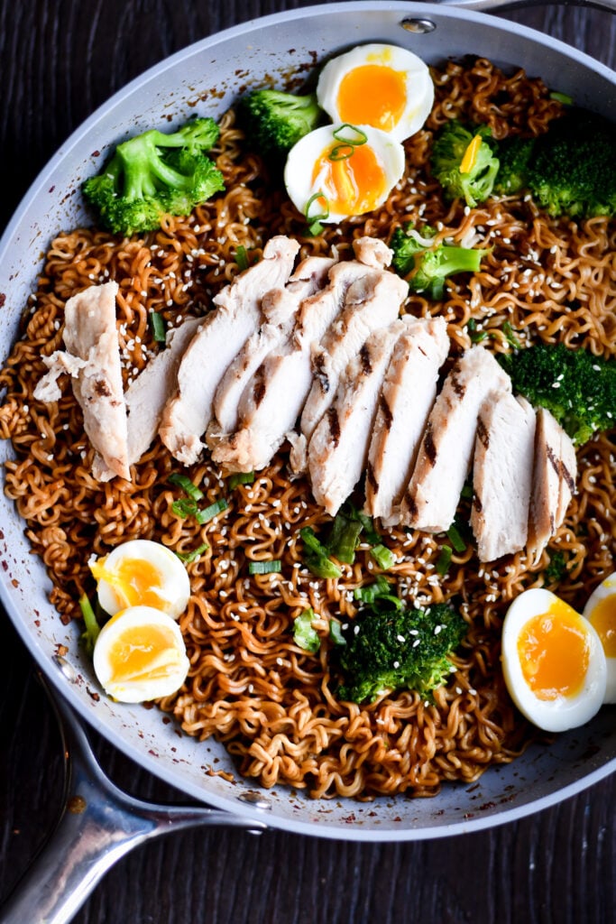 Sesame Garlic Ramen Noodles - The Salty Marshmallow