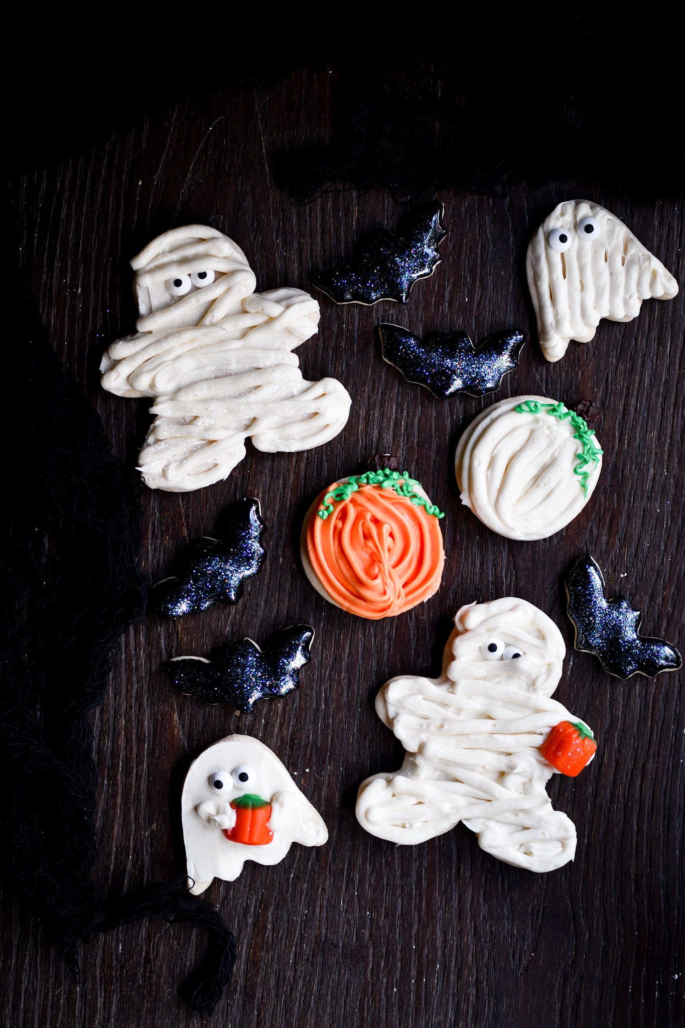 Halloween Sugar Cookies Decorating Ideas + Recipe - Keat's Eats