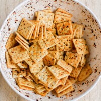 Looking for an easy party snack? These spicy ranch fire crackers are bold, crunchy, and totally addictive. No baking required!