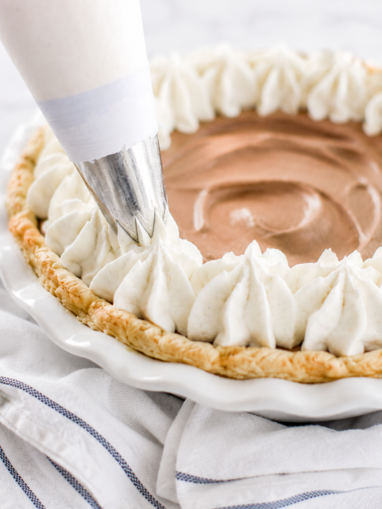 Silky No-Bake Chocolate Pie (Just 6 Ingredients!) The Best Easy Chocolate Silk Pie Recipe